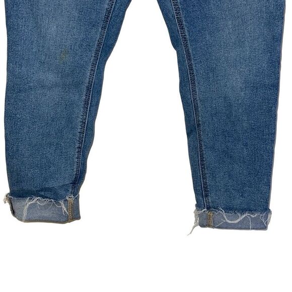 Old Navy Mid-Rise Rockstar Super-Skinny Cut-Off Ankle Jeans Size 6 Petite - Picture 4 of 13